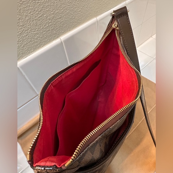 Louis Vuitton Damier Ebene shoulder/crossbody bag.  Authentic.  Used. - Picture 6 of 16